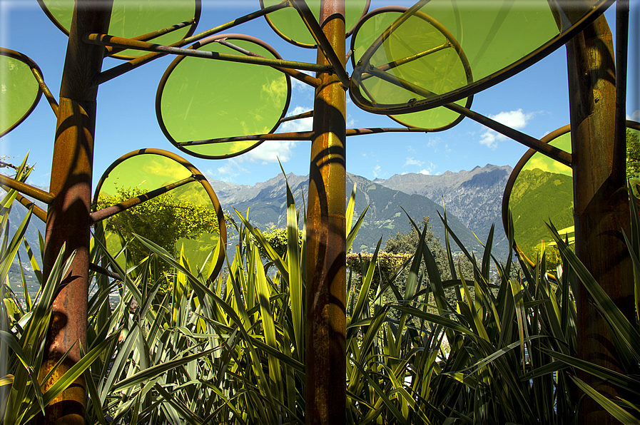 foto Giardini Trauttmansdorff - Giardino degli Innamorati e binocolo di Matteo Thun